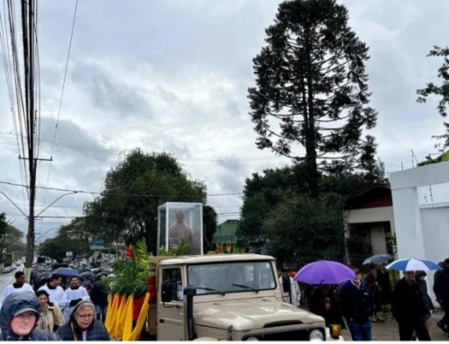 Romaria do Padre Reus reúne centenas de fiéis em São Leopoldo